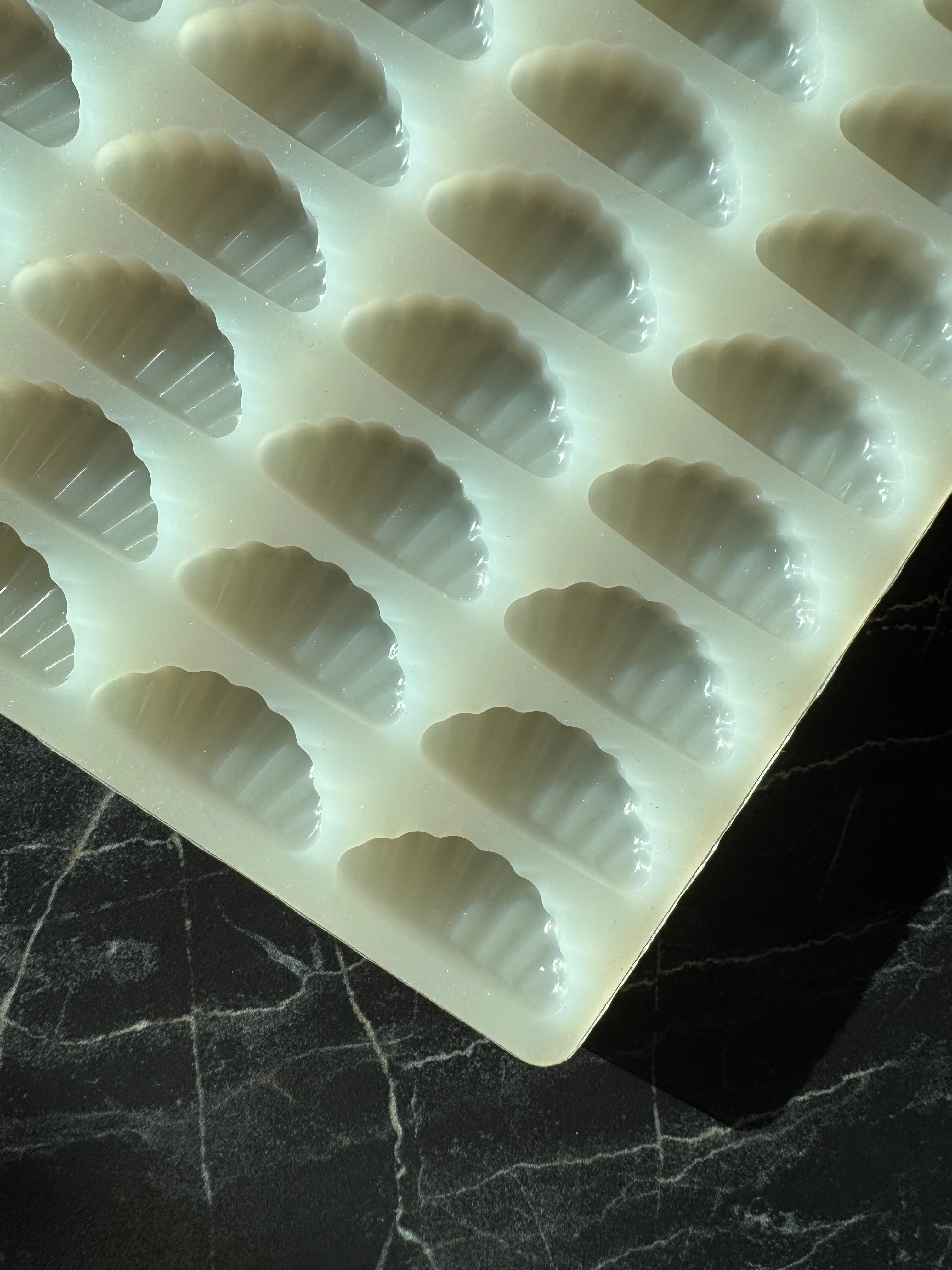 3mL Orange Slice Mold - 140 Cavities - 0